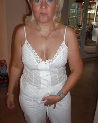 Babeth, 53 ans, dominatrice à Nîmes
